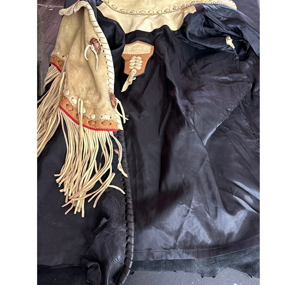 Vintage Leather Fringe Cape Vest Fort Grizzly Concho Western Boho Medium Rare - Picture 9 of 16